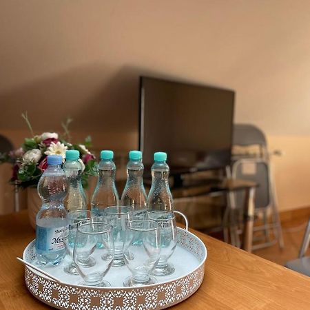 Restauracja Rozmarzyn Hotell Ostrzeszów Exteriör bild