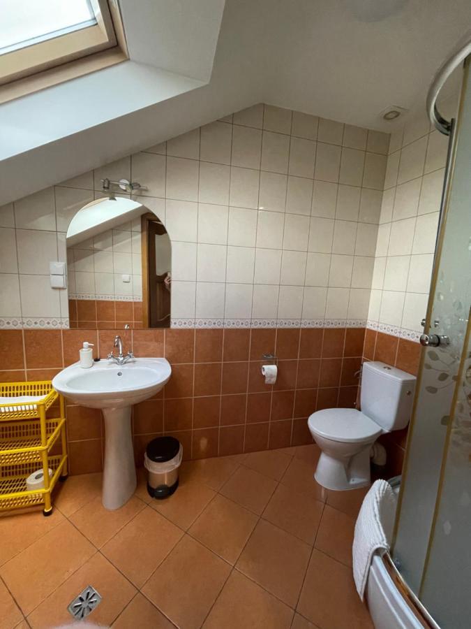 Restauracja Rozmarzyn Hotell Ostrzeszów Exteriör bild