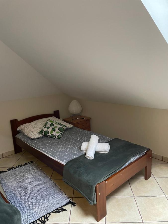 Restauracja Rozmarzyn Hotell Ostrzeszów Exteriör bild