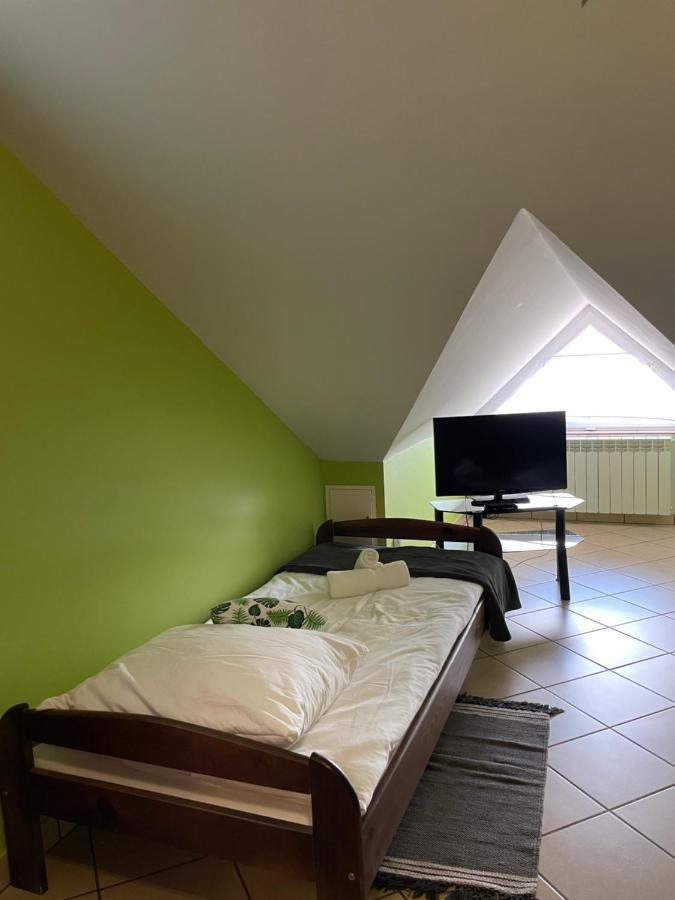 Restauracja Rozmarzyn Hotell Ostrzeszów Exteriör bild