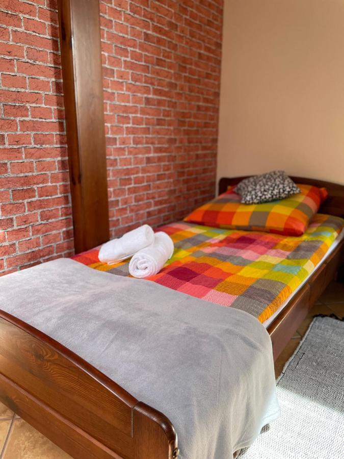 Restauracja Rozmarzyn Hotell Ostrzeszów Exteriör bild