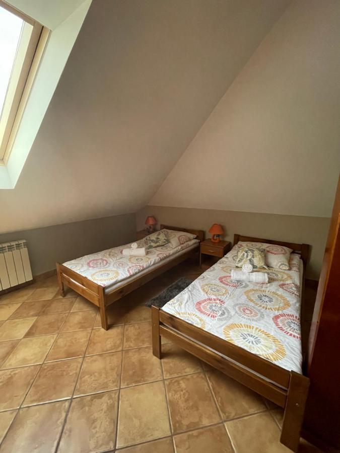 Restauracja Rozmarzyn Hotell Ostrzeszów Exteriör bild
