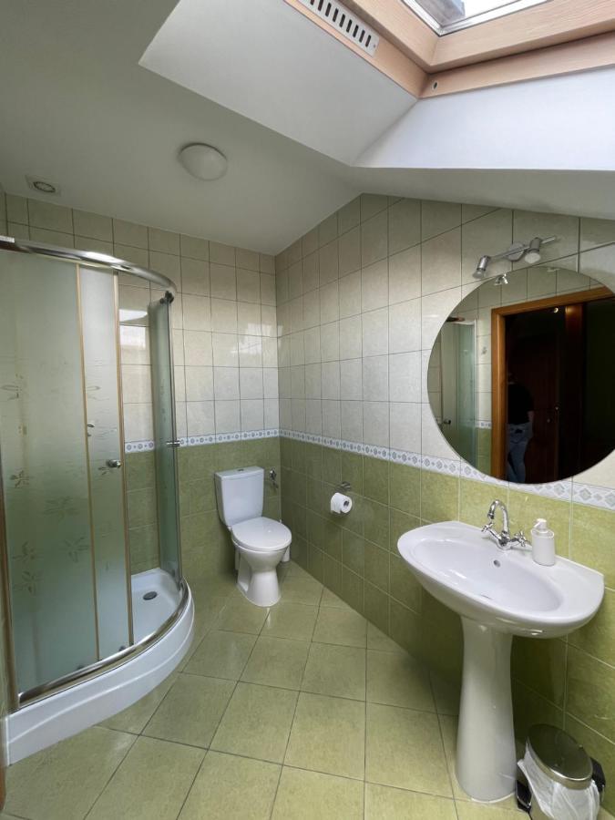 Restauracja Rozmarzyn Hotell Ostrzeszów Exteriör bild