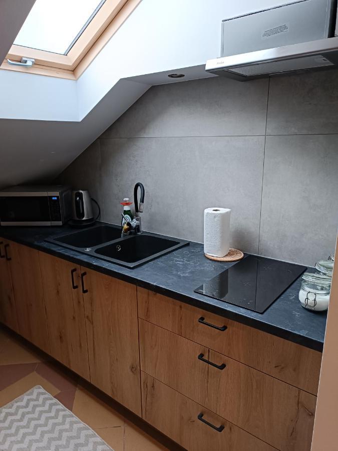 Restauracja Rozmarzyn Hotell Ostrzeszów Exteriör bild