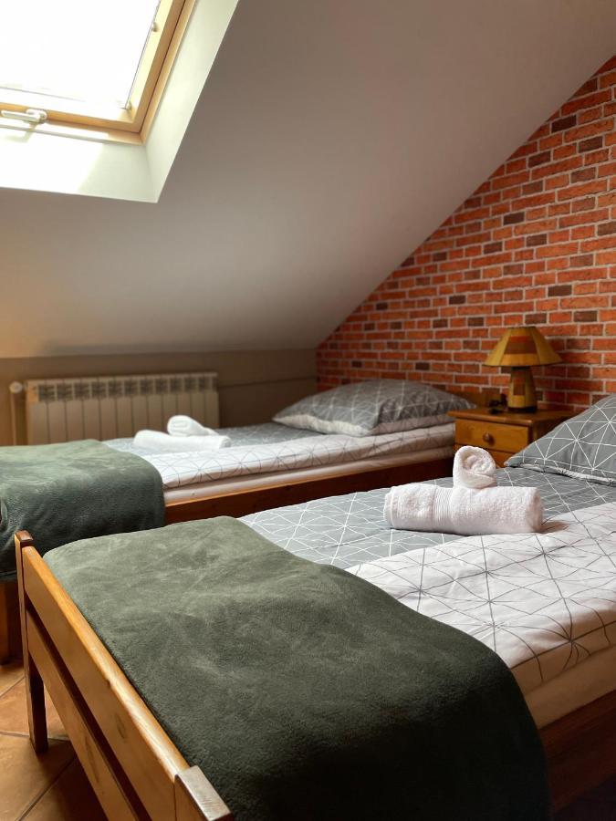 Restauracja Rozmarzyn Hotell Ostrzeszów Exteriör bild